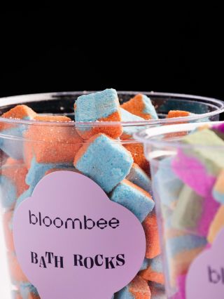 Nyári fürdőkockánk -15%os kedvezményben🧡🩵 Megvásárolhatjátok még 4️⃣ napig☀️ a webshopon👩‍💻🧑‍💻Te már próbáltad?🥰 #bloombee...